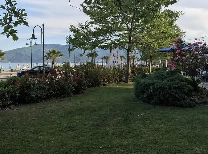 Un Bel Posto Sea View Vrasná