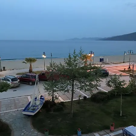Апартаменты Un Bel Posto Sea View Неа-Врасна