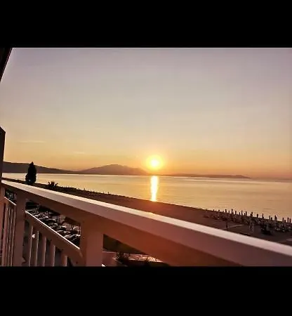 Un Bel Posto Sea View Апартаменты *